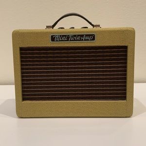 Fender Mini ‘57 Twin-Amp Travel Guitar Amplifier